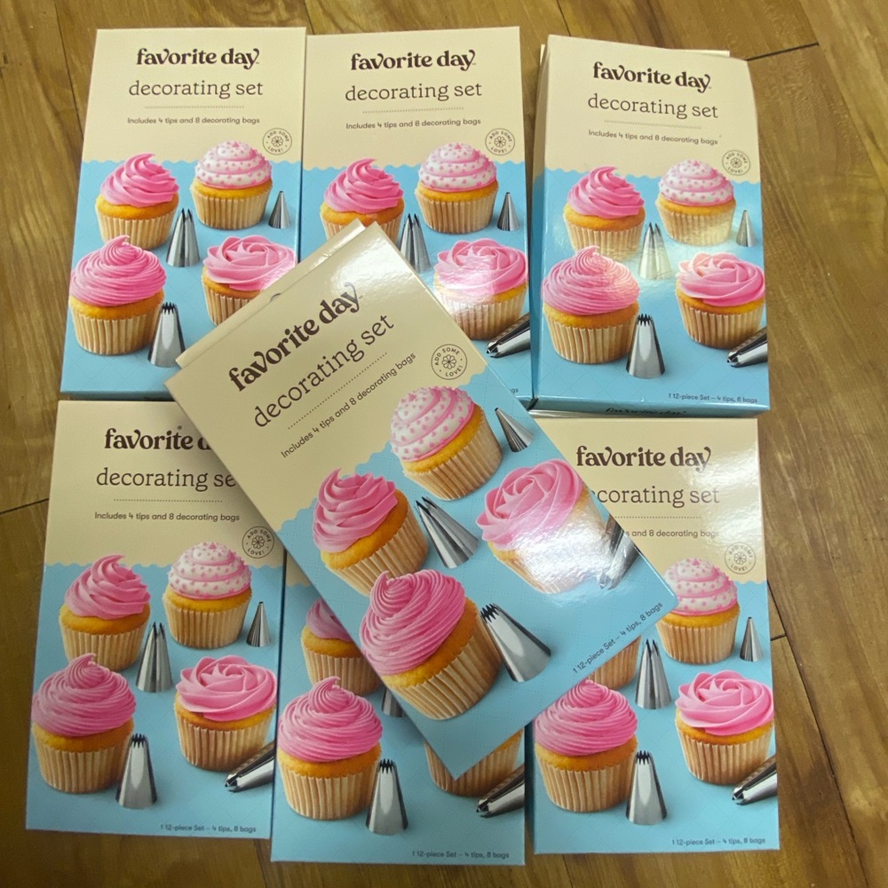 7-Decorating Set - Pink and White